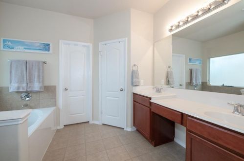 5302 Jay Thrush Dr, Richmond TX 77407-4011 exterior