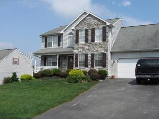 215 Browning Rd, Lancaster, PA 17602-4052