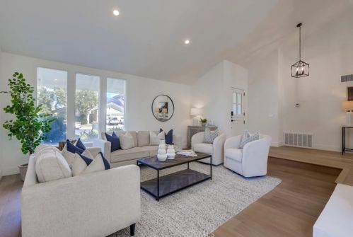 5812 Carbeck Dr, Huntington Beach CA  92648-1009 exterior