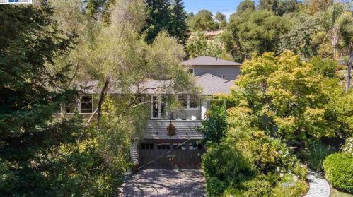 89 Lombardy Ln, Orinda, CA 94563-1330