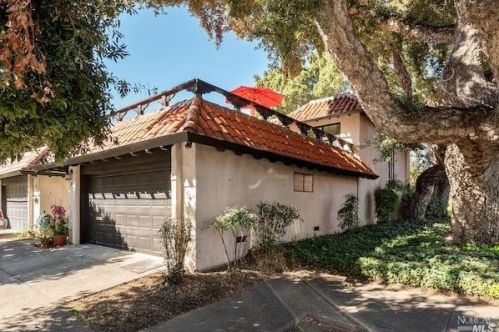 83 Grande Paseo, San Rafael, CA 94903-1556