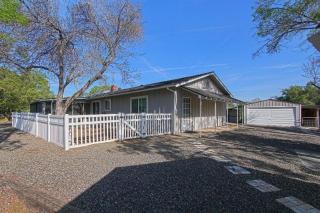 26515 Auberry Rd, Clovis, CA 93619-9614
