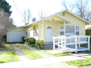 1089 South St, Redding, CA 96001-1207