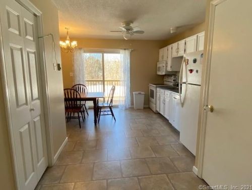 76 Washington Rd, Woodbury, CT 06798-2804