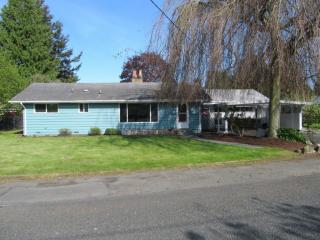 12111 Chinook Dr, Burlington, WA 98233-2642