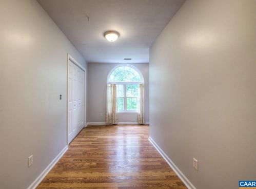 31 Choctaw Pl, Bybee VA  22963-3100 exterior