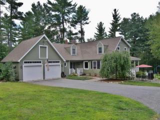 77 Lawrence Rd, Merrimack, NH 03054-2404