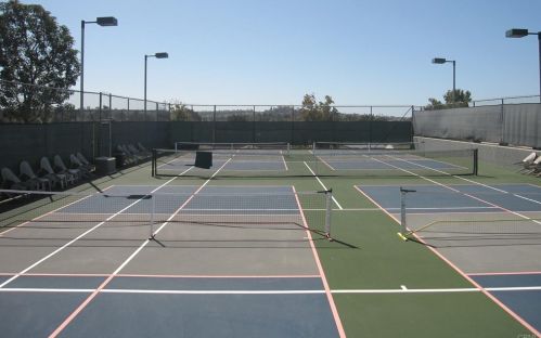 658 Via Santa Paulo, Vista CA  92081-6370 exterior