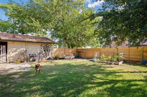 2302 Barton Skwy, Austin TX  78704-4704 exterior