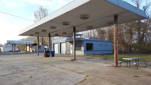 500 Texas Ave, Waskom TX  75692-3652 exterior