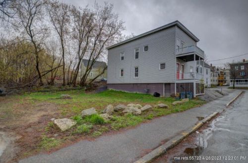 114 College St, Lewiston ME  04240-6810 exterior