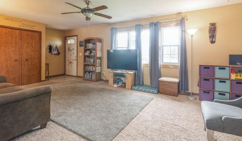 5022 91st Ave, Crown Point, IN 46307-1706