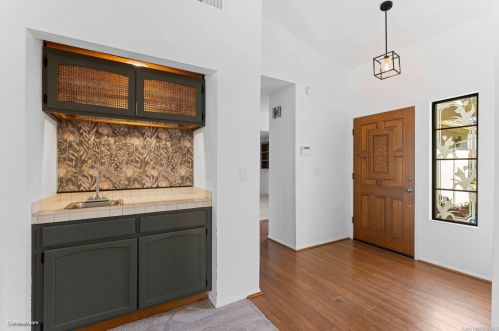 2021 Sonora Ct, Vista CA  92081-8946 exterior