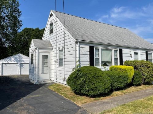 461 High St, Milford, CT 06461-2534