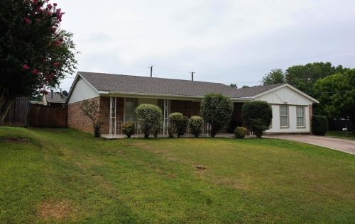 618 Meadowview Dr, Midlothian TX  76063-2161 exterior