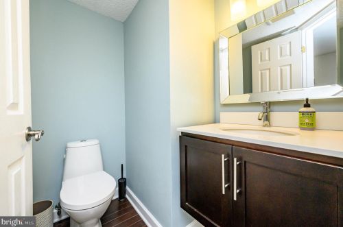 80 Shrewsbury Pl, Princeton NJ  08540-0063 exterior