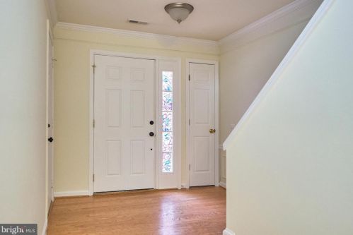 311 Barnfield Sq, Leesburg, VA 20176-4868