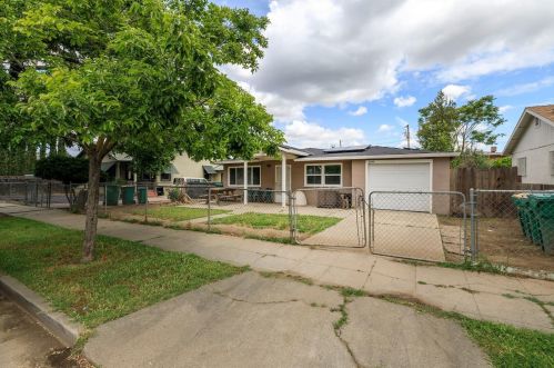 2044 Hunter St, Stockton, CA 95206-2738