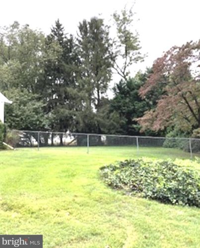 199 Cleveland Ave, Beverly, NJ 08010-2111