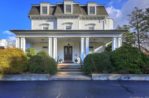 61 Seymour Ave, Derby, CT 06418-1438