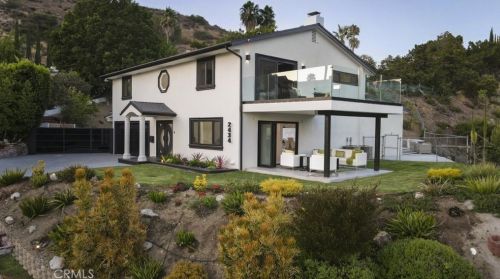 2434 Delisle Ct, Glendale CA  91208-2210 exterior