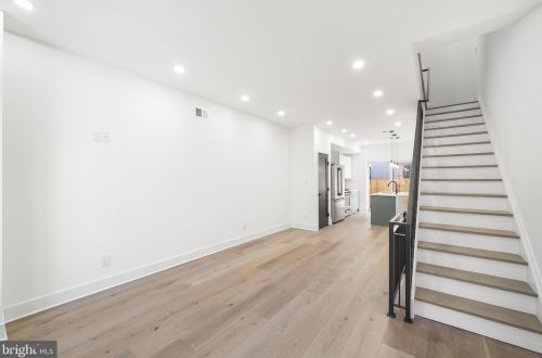 734 Dudley St, Philadelphia, PA 19148-2424