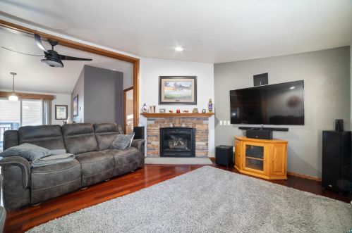 326 13th St, Scanlon, MN 55720-2044