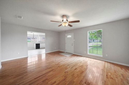 205 Bert St, Angleton TX 77515-5274 exterior