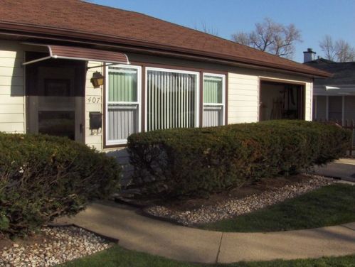 407 Kinzie St, Thornton, IL 60476-1003
