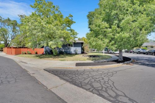 1111 Aspen Dr, Concord CA  94520-4001 exterior