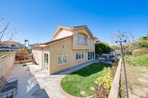 32 Trinity, Irvine CA  92612-3271 exterior