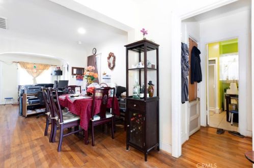 913 Maple St, Glendale CA  91205-1828 exterior