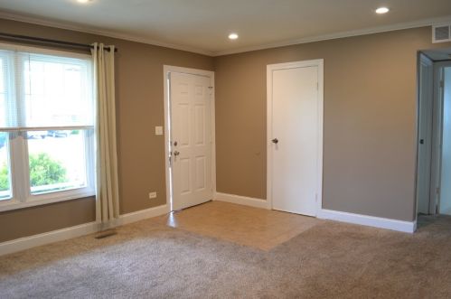 425 Sierra Ln, Lemont, IL 60440-1812