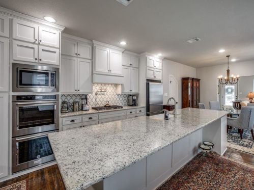 2725 6 Ave, Fort Worth TX  76110-3010 exterior