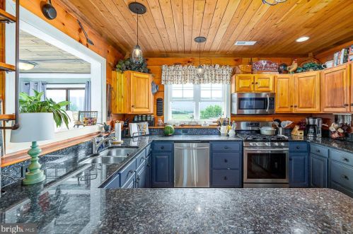 382 Shellie Rd, Edinburg, VA 22824-3221
