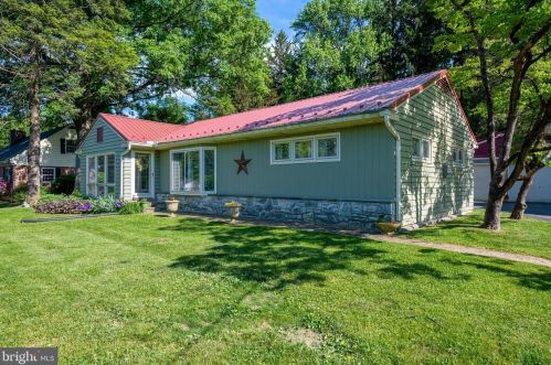 202 Meadow Ln, Lancaster, PA 17601-3706