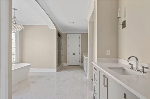 679 Moores Mill Rd, Atlanta GA  30327-0015 exterior