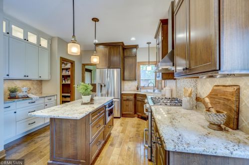 9137 Edinburgh Ln, Saint Paul MN  55125-9192 exterior