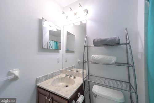 19 Walker Dr, Princeton NJ 08540-2324 exterior