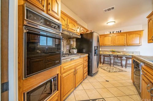 2860 Monroe Ave, Anaheim CA  92801-6034 exterior