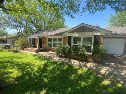 2428 Maryel Dr, Fort Worth TX  76112-4924 exterior