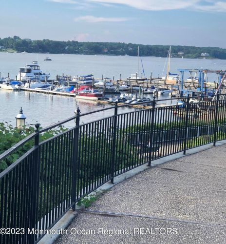 605 Front St, Tinton Falls NJ  07701-5515 exterior