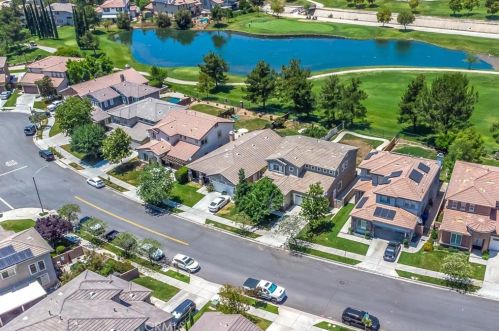 34260 Forest Oaks Dr, Yucaipa, CA 92399-6929