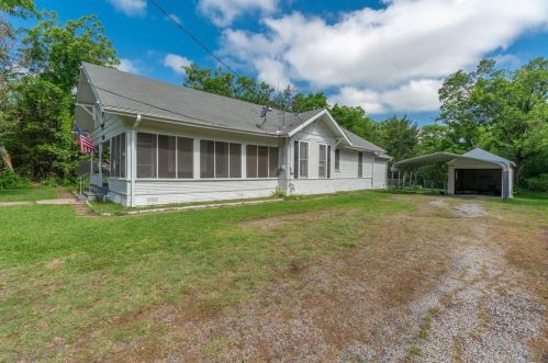 1518 Bonham St, Commerce, TX 75428-2534