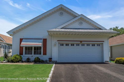 18 Kirkby Ln, Lakehurst, NJ 08759-6674