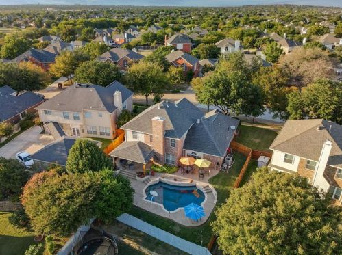 5000 Spanish Riv Trl, Fort Worth TX  76137-5216 exterior