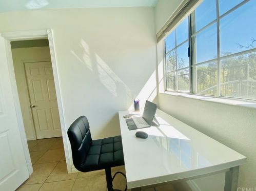 990 25 St, Upland CA 91784-1006 exterior