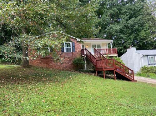 160 Hembree Forest Cir, Roswell, GA 30076-1158