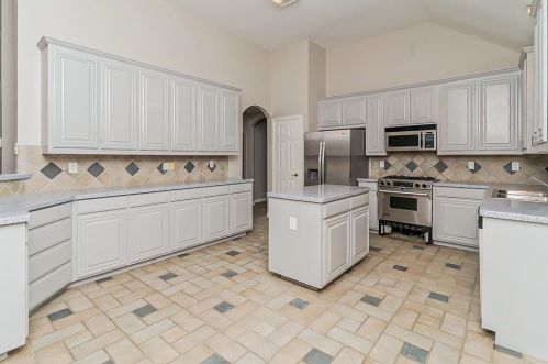 6937 Andress Dr, Fort Worth TX  76132-5031 exterior