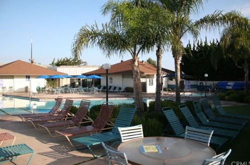 13501 El Dorado Dr, Seal Beach, CA 90740-3518